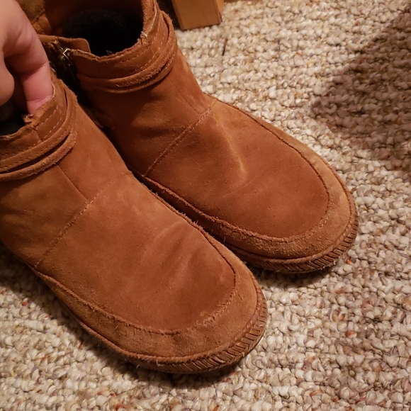 Boots - Picture 2 of 4